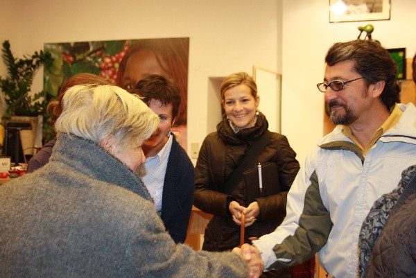 Argentiniens INCUPO-Delegation zu Besuch im Weltladen in F�rstenfeld
